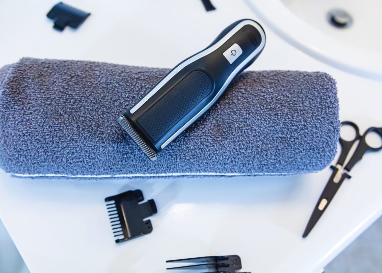 Evolutionary Change in Hair Clipper Revolutionizes Self-Haircutting