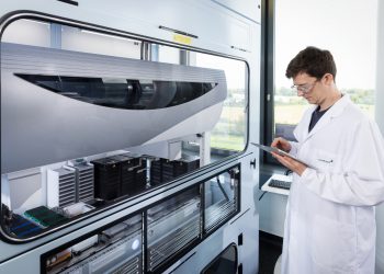 High-throughput testing – ensuring safe cosmetics with cutting-edge robotics